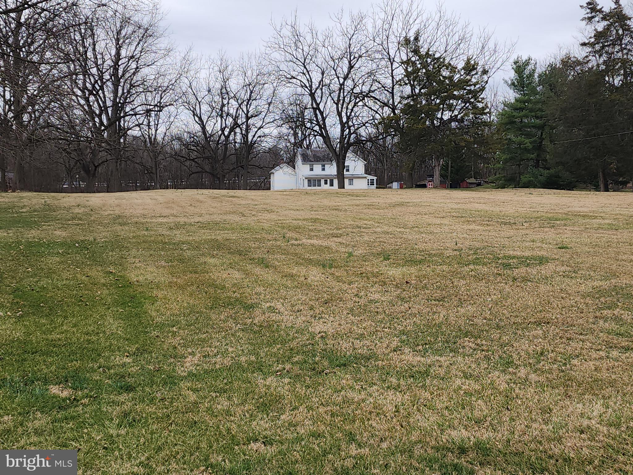 1376 Nolts Road Chambersburg, PA 17202 - Photo 10 of 15 a house view with yard