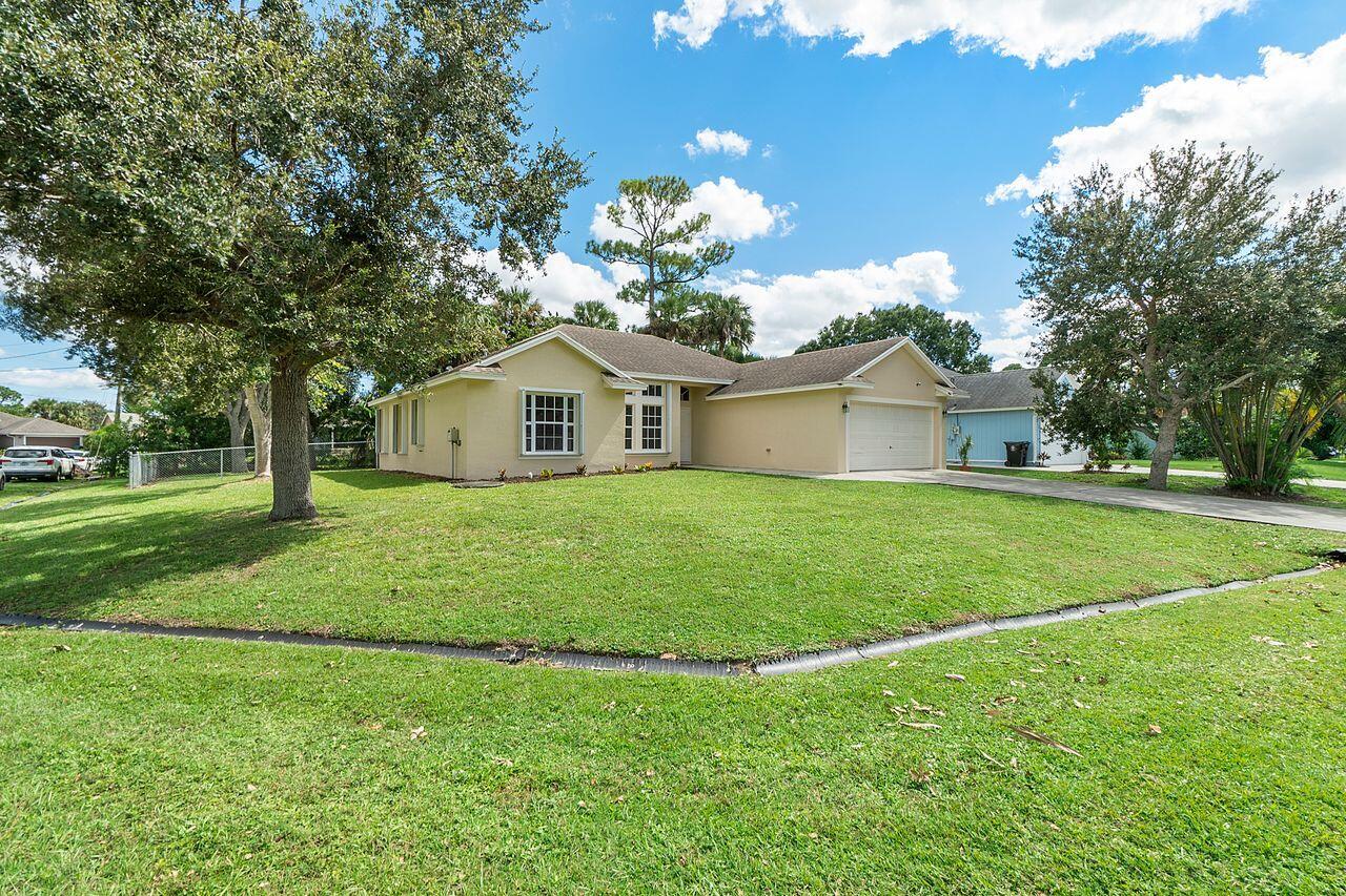 2655 Southwest Ace Road Port St. Lucie, FL 34953 - Photo 4 of 43 Front Corner
