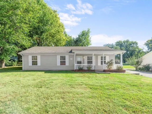 $207,500 | 405 South 6th Street, Savannah, MO 64485