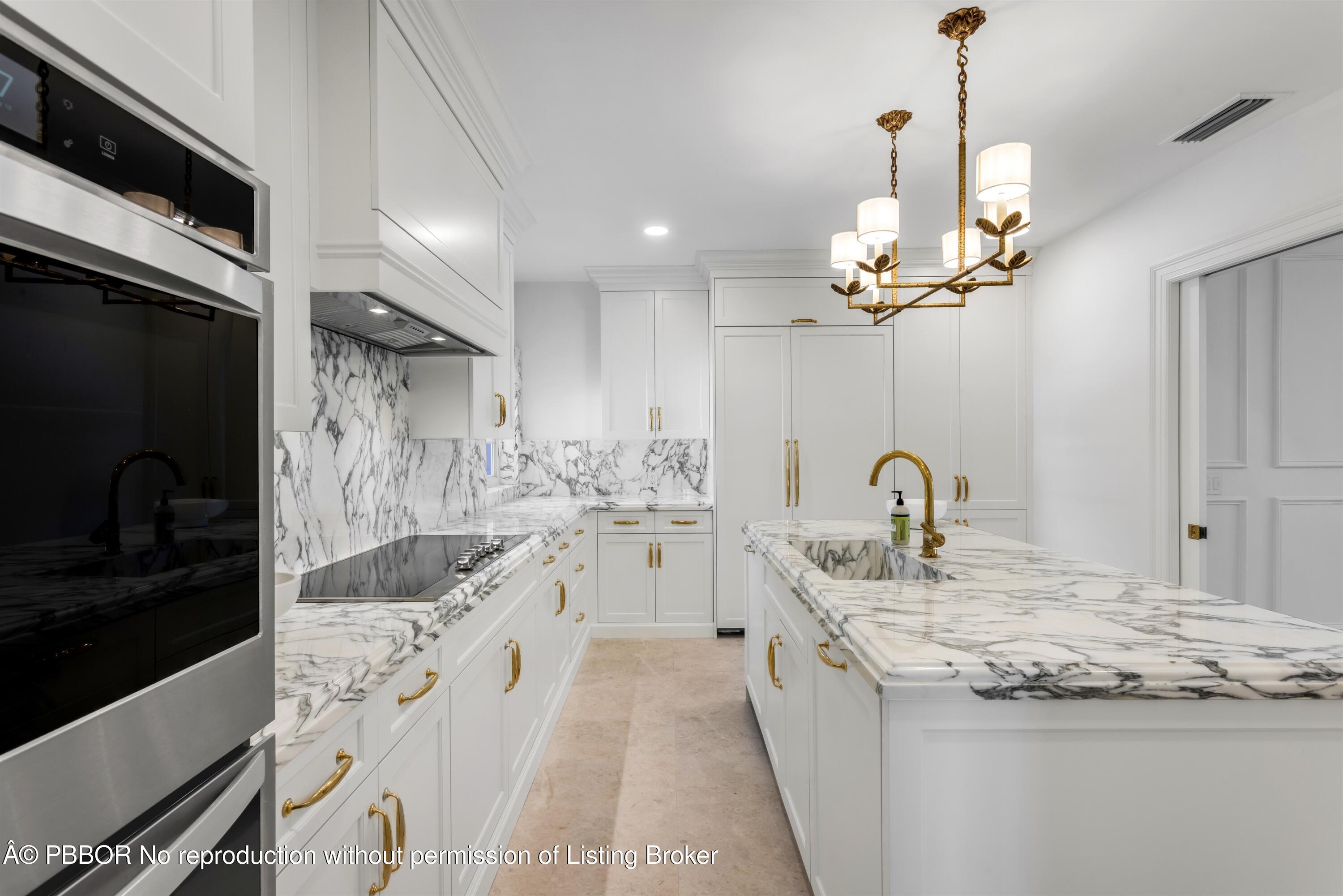 124 Woodbridge Road Palm Beach, FL 33480 - Photo 13 of 44 KITCHEN_STRAIGHT_2_EB