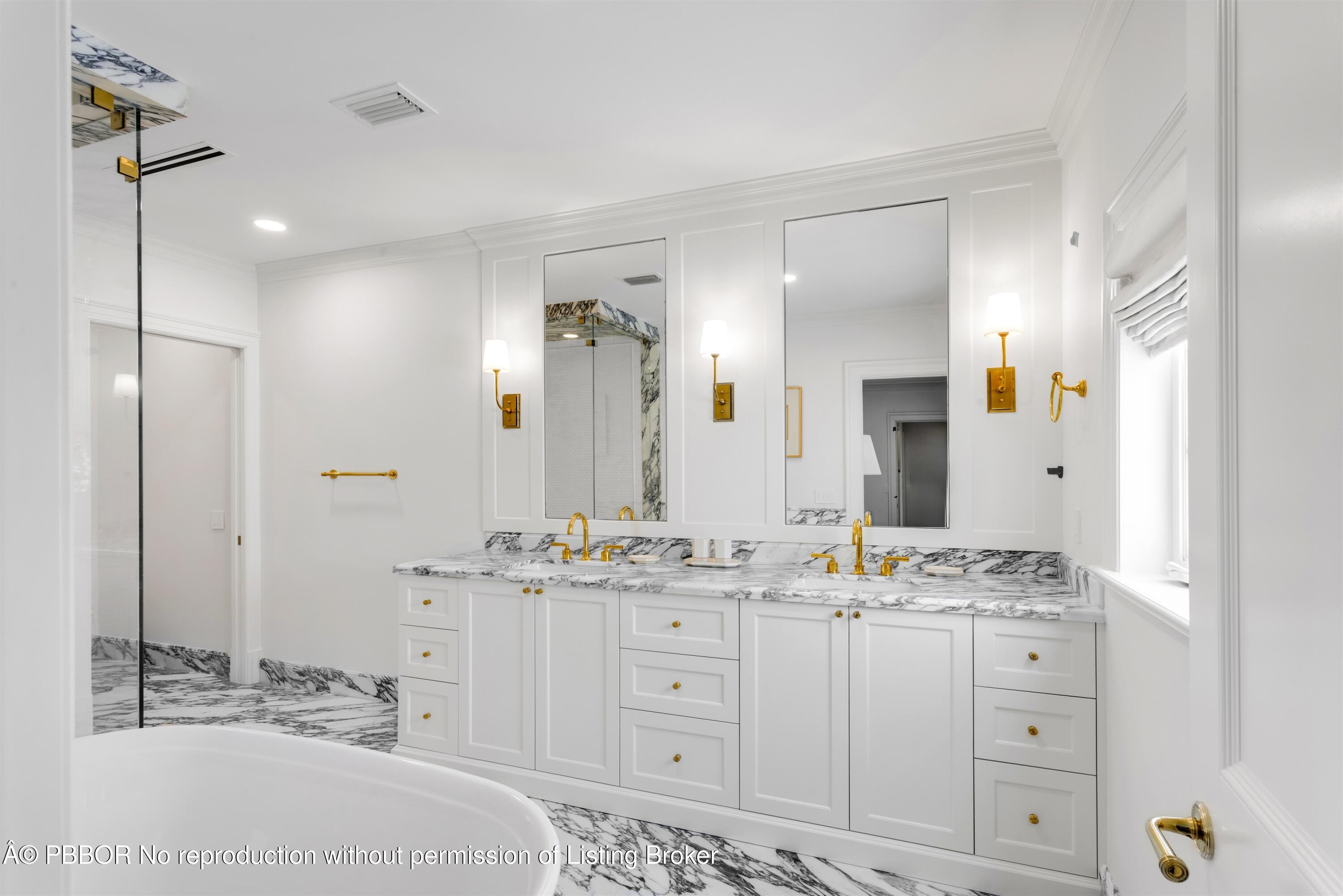 124 Woodbridge Road Palm Beach, FL 33480 - Photo 25 of 44 PRIMARY_BATHROOM_ANGLE_EB