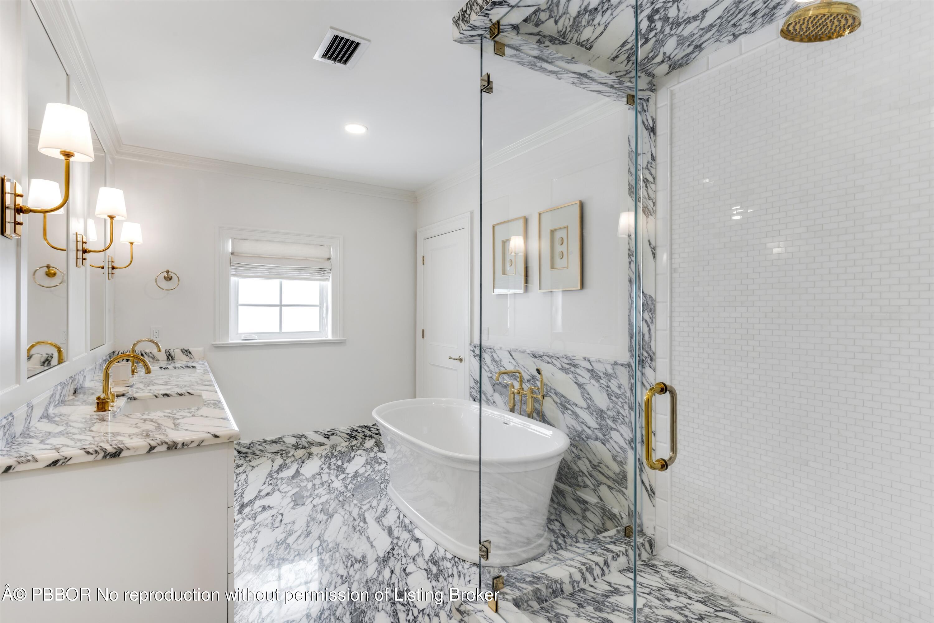 124 Woodbridge Road Palm Beach, FL 33480 - Photo 27 of 44 PRIMARY_BATHROOM_EB