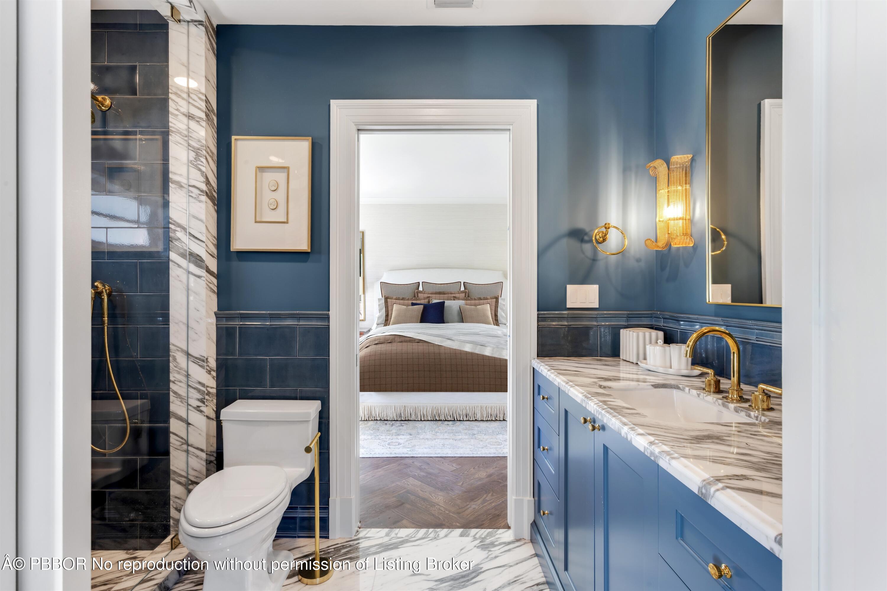 124 Woodbridge Road Palm Beach, FL 33480 - Photo 30 of 44 BATHROOM_1_STRAIGHT