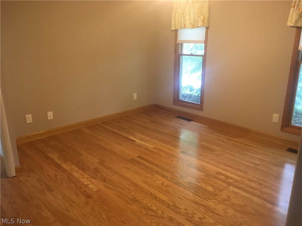 12816 Falling Water Road Strongsville, OH 44136 - Photo 10 of 16 Master-Bedroom