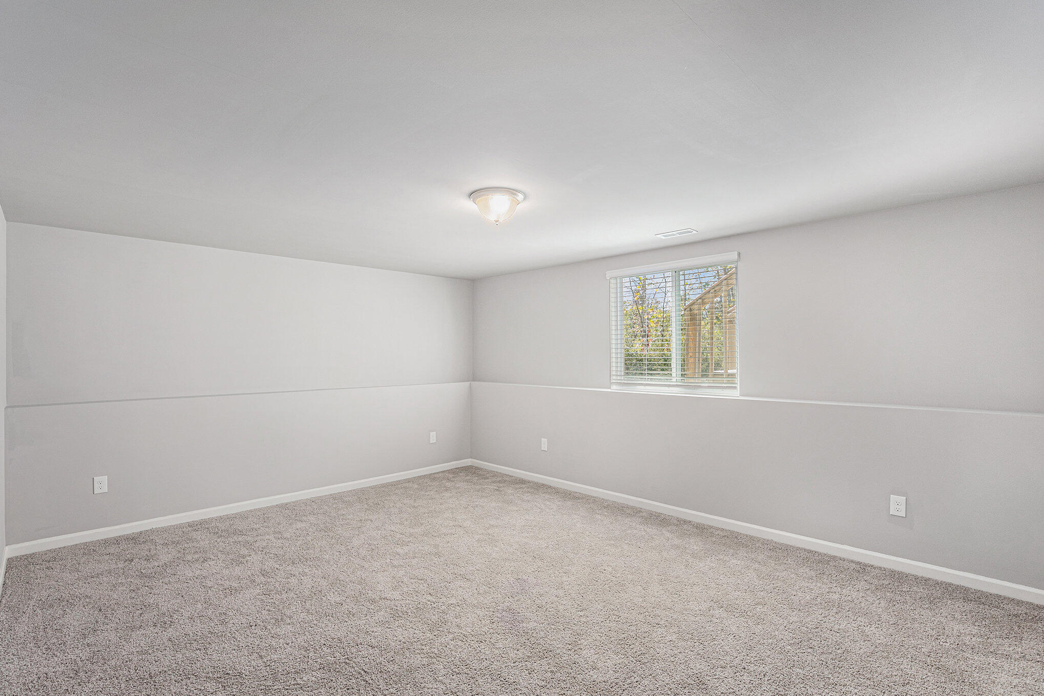 3049 Trafalgar Drive Flushing, MI 48433 - Photo 12 of 22 HDP060-i2060-Lower Level Rec Room1