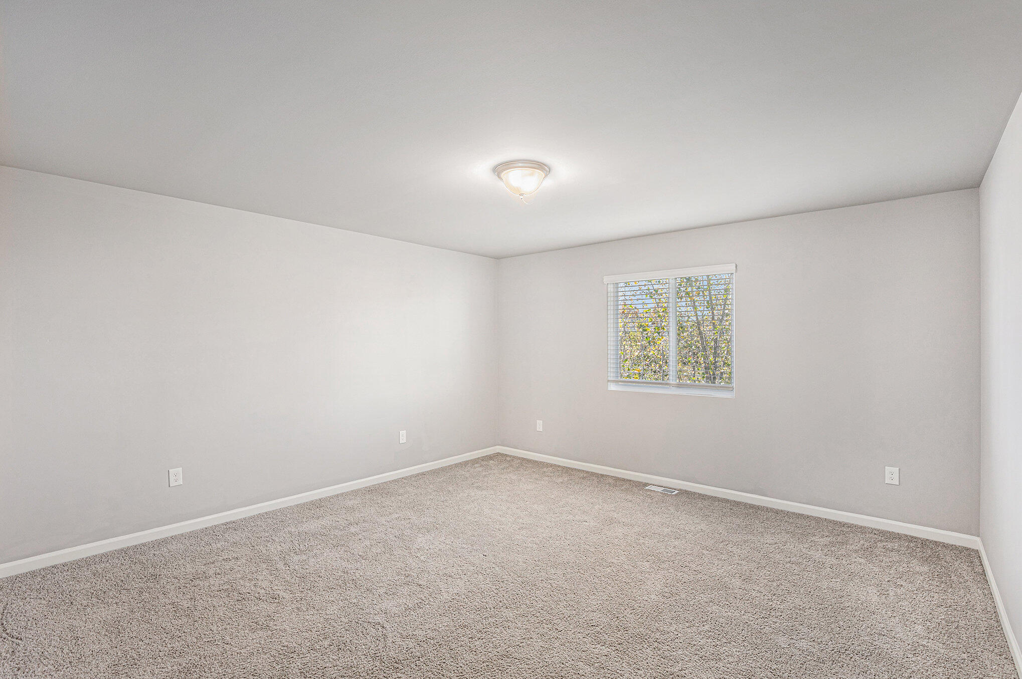 3049 Trafalgar Drive Flushing, MI 48433 - Photo 18 of 22 HDP060-i2060-Primary BR_