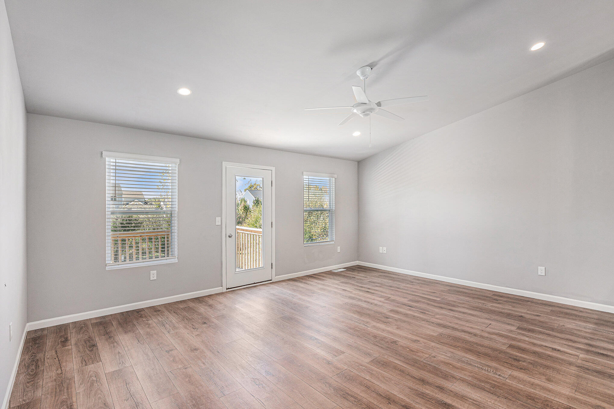 3049 Trafalgar Drive Flushing, MI 48433 - Photo 7 of 22 HDP060-i2060-Great Room2