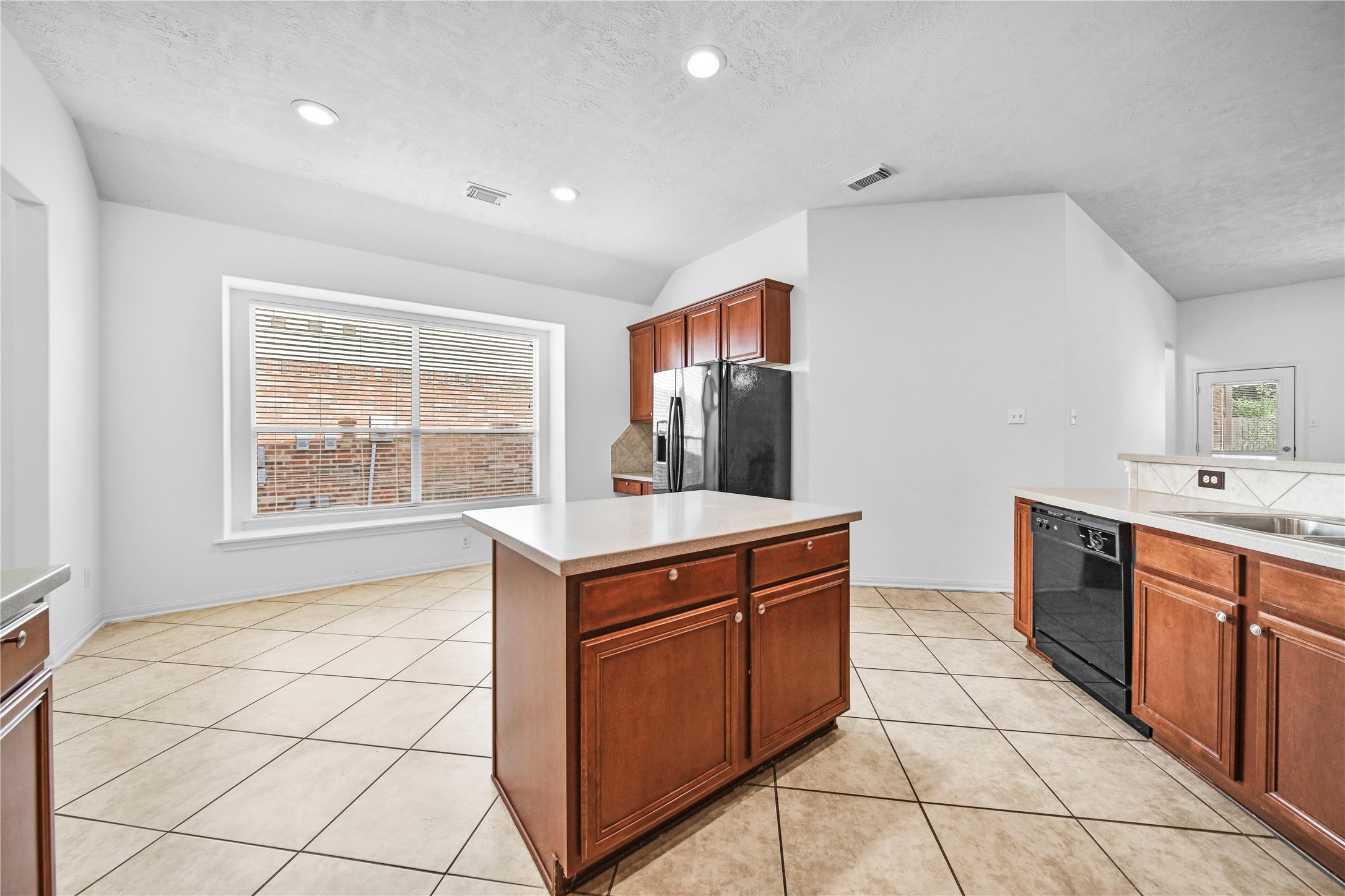 11 Griffin Hill Court Spring, TX 77382 - Photo 8 of 23