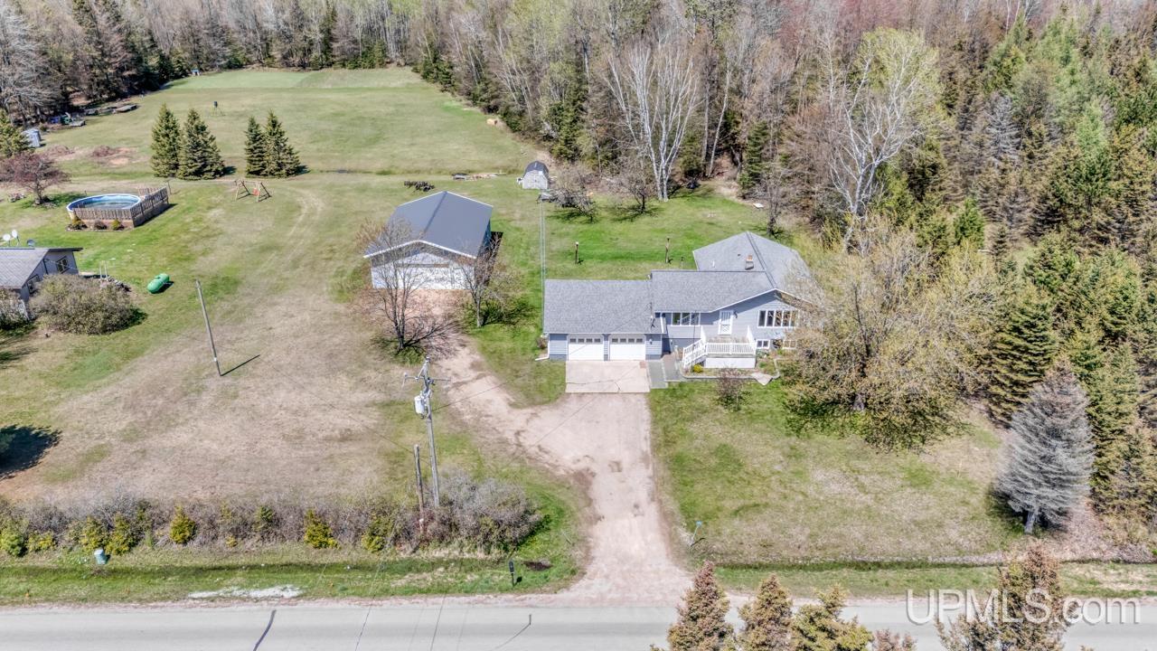 5940 27.5 Road Gladstone, MI 49837 - Photo 2 of 37 Gallery Image 2