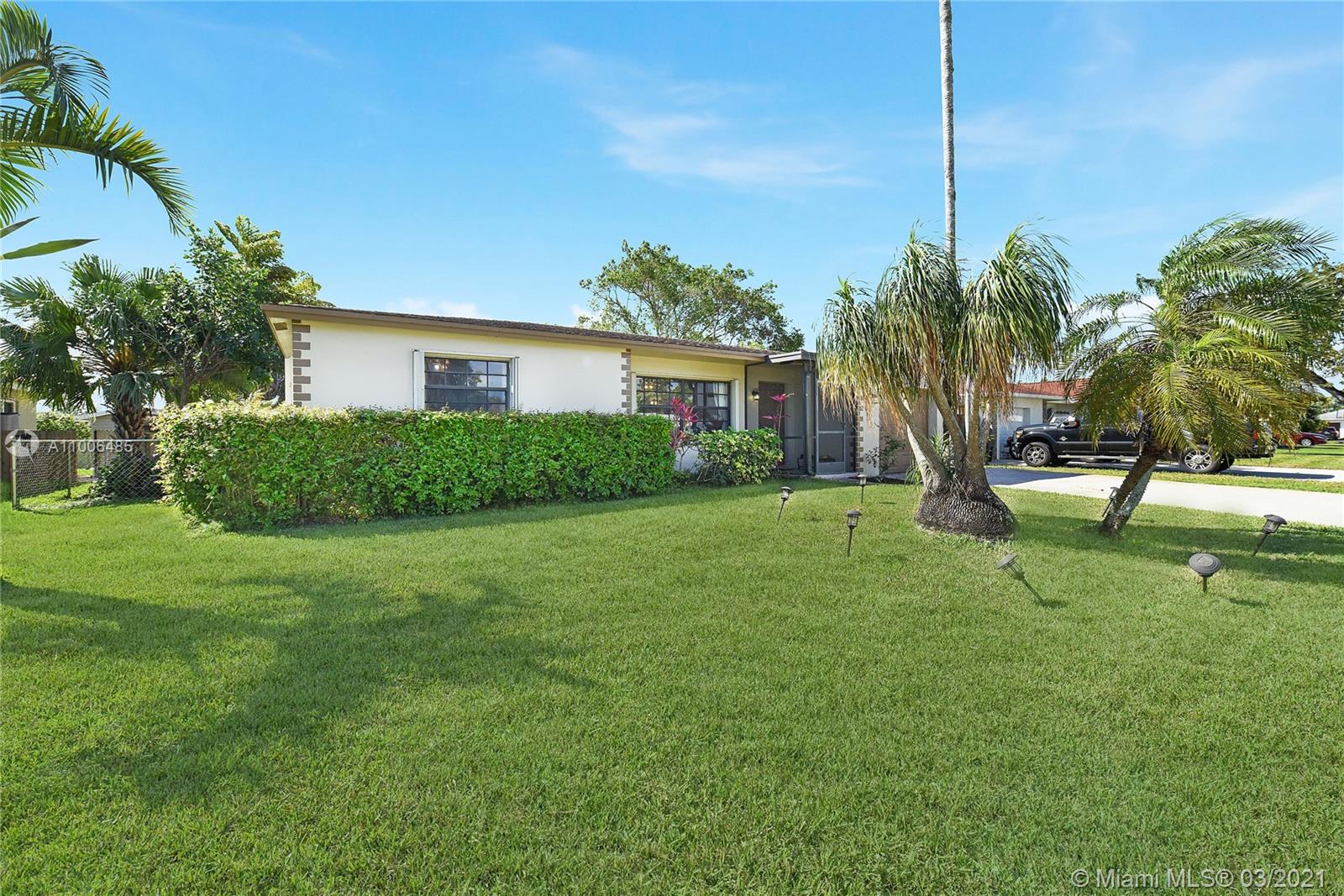 4652 Armadillo Street Boca Raton, FL 33428 - Photo 3 of 11