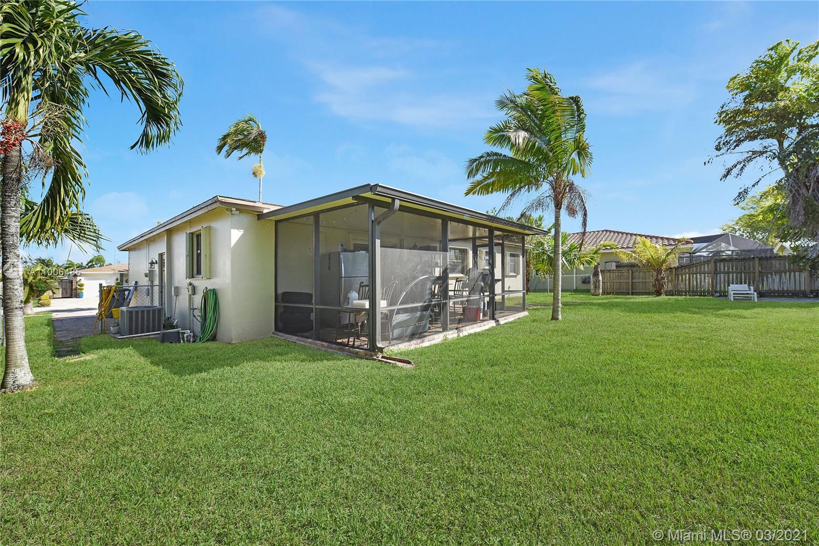 4652 Armadillo Street Boca Raton, FL 33428 - Photo 10 of 11