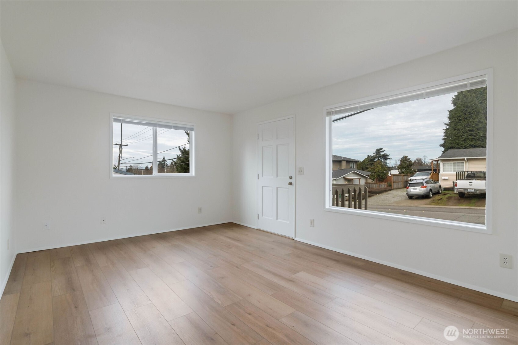 2815-2817 Northeast 7th Street Renton, WA 98056 - Photo 3 of 15