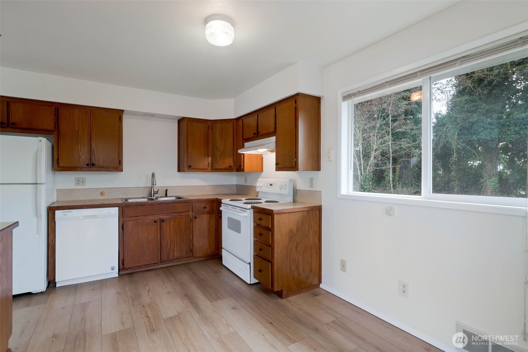 2815-2817 Northeast 7th Street Renton, WA 98056 - Photo 8 of 15