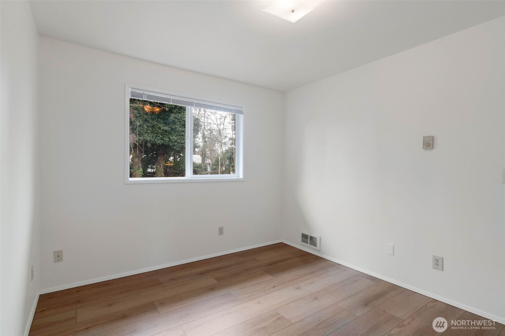 2815-2817 Northeast 7th Street Renton, WA 98056 - Photo 9 of 15