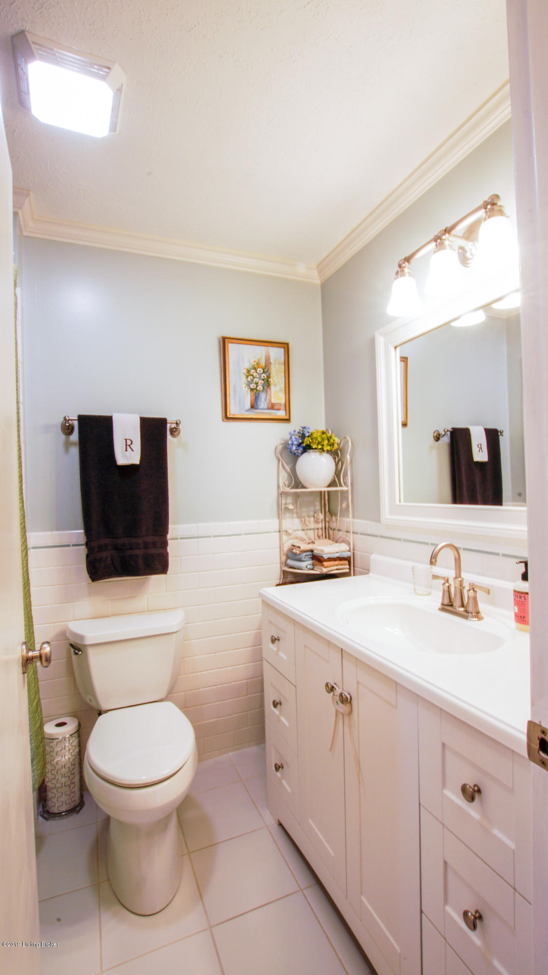 3007 Lexham Road Louisville, KY 40220 - Photo 15 of 26 main bath