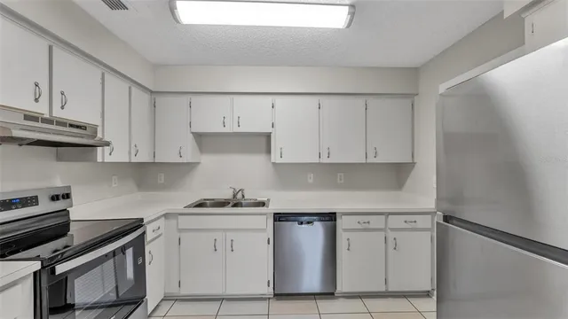 $229,900 | 236 Village Crest Court, Lakeland, FL 33809