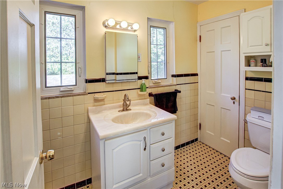 1250 Castleton Road Cleveland Heights, OH 44121 - Photo 26 of 33