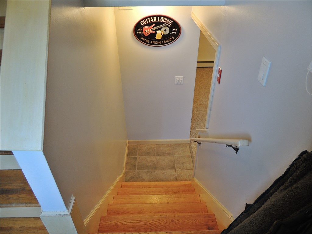 48 Sheltra Avenue Coventry, RI 02816 - Photo 21 of 29 Heading down!