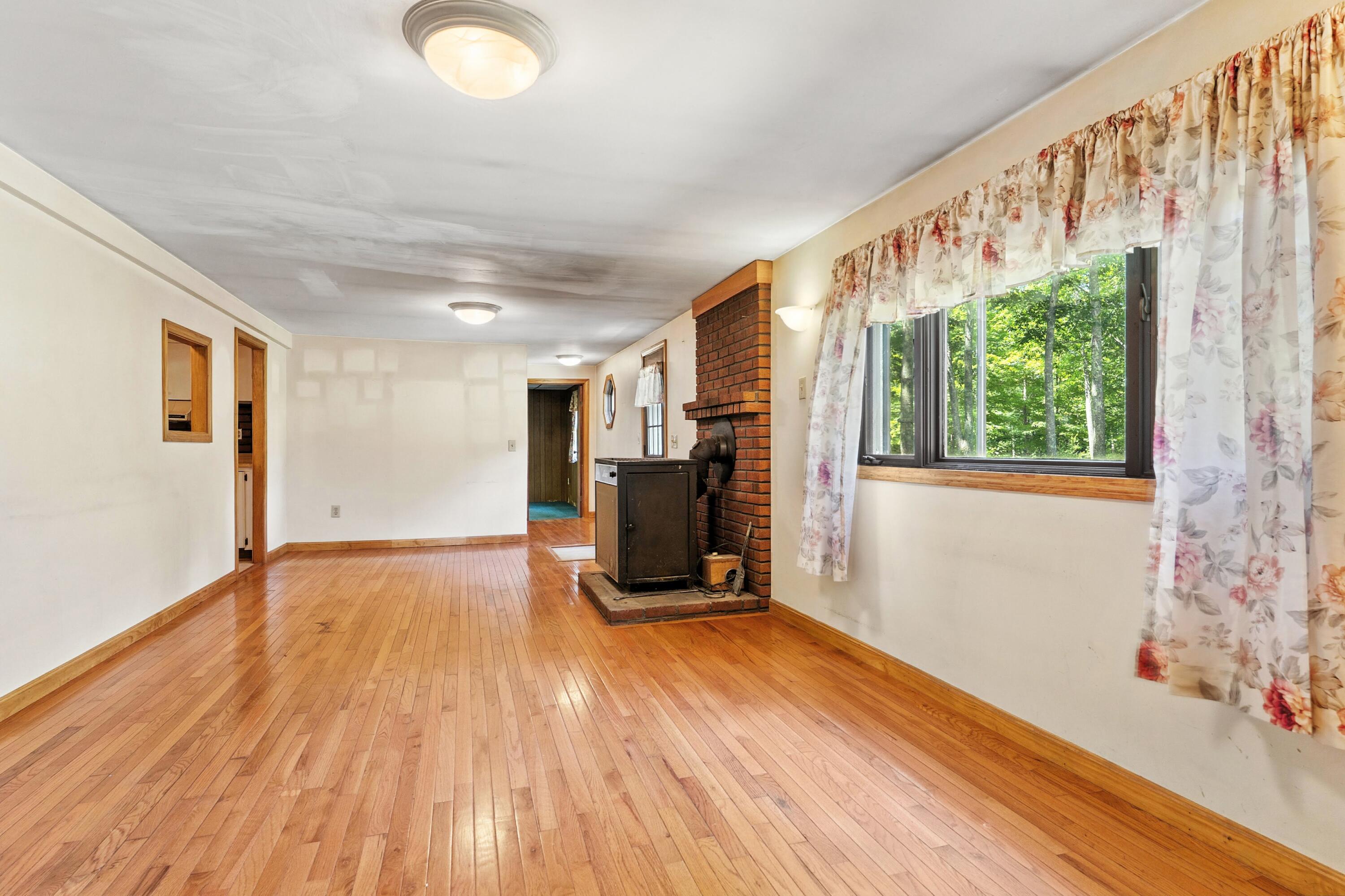 536 Prescott Road Manchester, ME 04351 - Photo 4 of 54 DSC07308