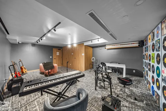 $1,275,000 | 46-30 Center Boulevard, Unit 503 | Long Island City