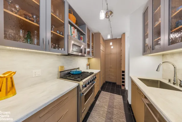 $1,275,000 | 46-30 Center Boulevard, Unit 503 | Long Island City