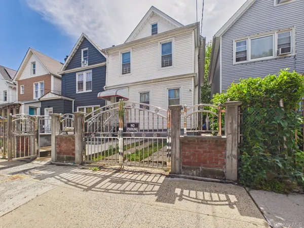 $875,000 | 4432 Carpenter Avenue | Wakefield
