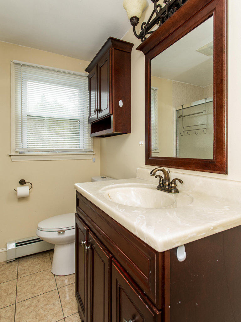 131 Dennett Street Portland, ME 04102 - Photo 4 of 23 IMG_3624