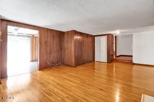 708 Bull Run Road Clinton, TN 37716 - Photo 4 of 23 Gallery Image 4