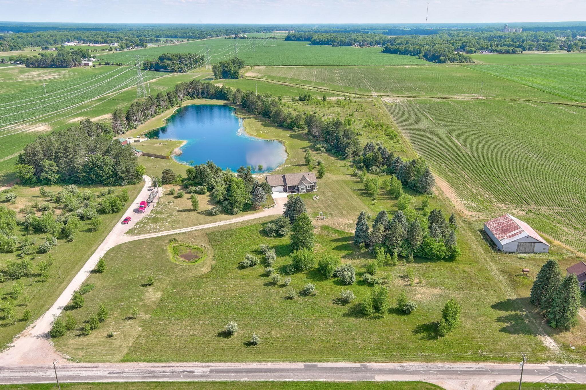 15301 Geddes Road Hemlock, MI 48626 - Photo 8 of 32