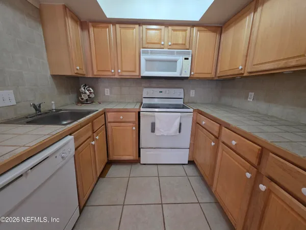$1,650 | 1603 Challenger Court West, Unit 1603, Jacksonville, FL 32233