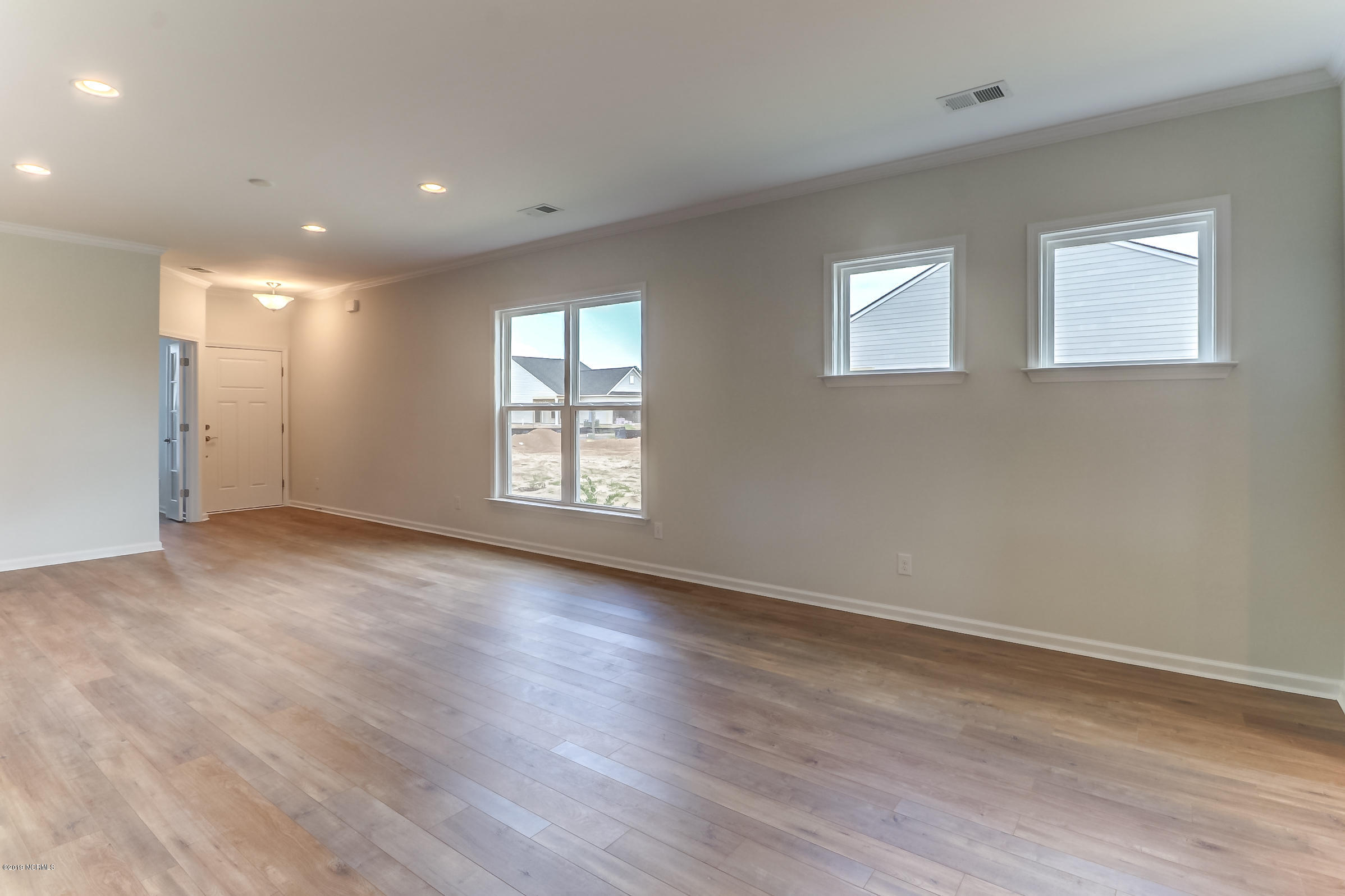 1106 Snowden Road Wilmington, NC 28412 - Photo 7 of 27 Spacious Great Room Area