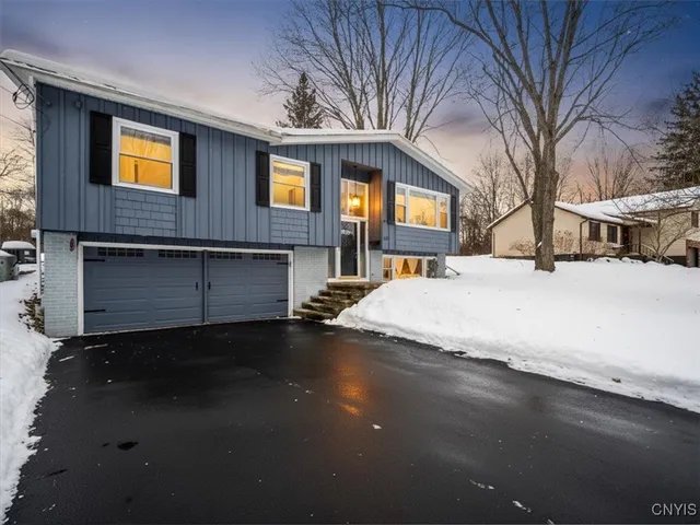 $289,900 | 607 Birchwood Drive, Oneida, NY 13421