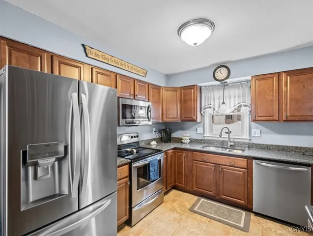 $289,900 | 607 Birchwood Drive, Oneida, NY 13421