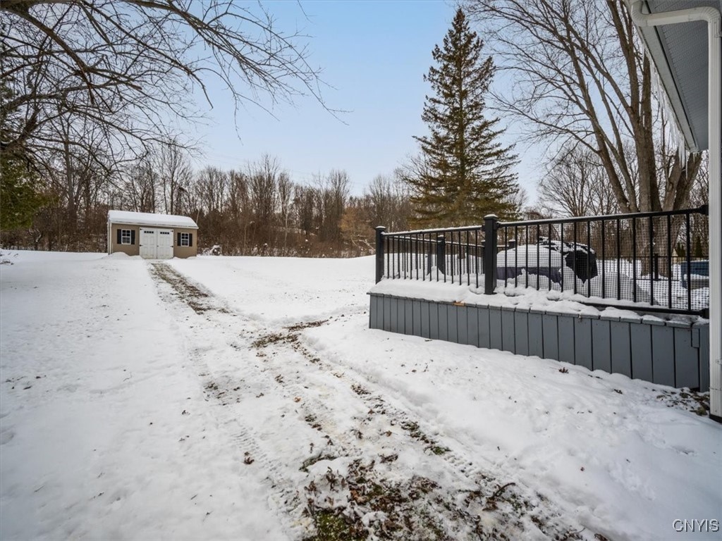 607 Birchwood Drive Oneida, NY 13421 - Photo 40 of 48