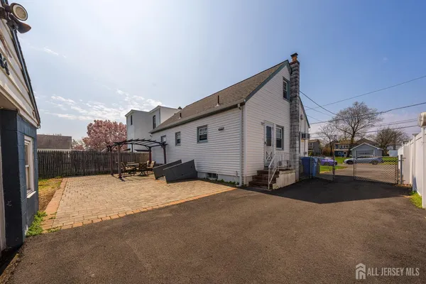 $425,000 | 44 Lillian Street, Fords, NJ 08863