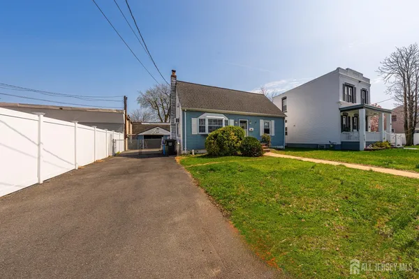 $425,000 | 44 Lillian Street, Fords, NJ 08863