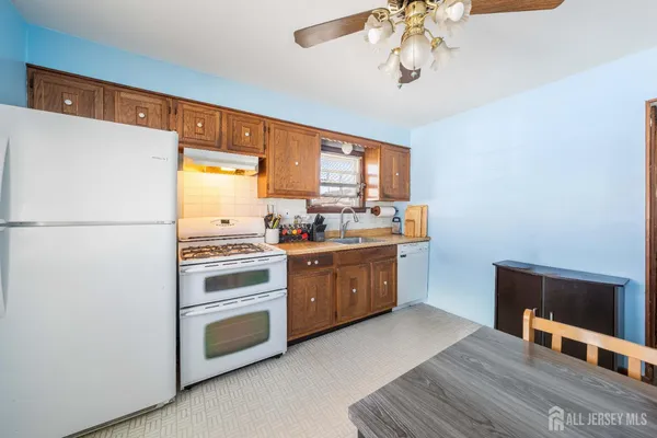 $425,000 | 44 Lillian Street, Fords, NJ 08863