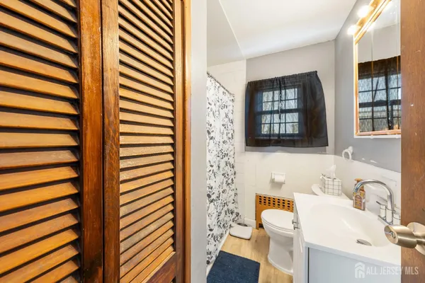 $425,000 | 44 Lillian Street, Fords, NJ 08863