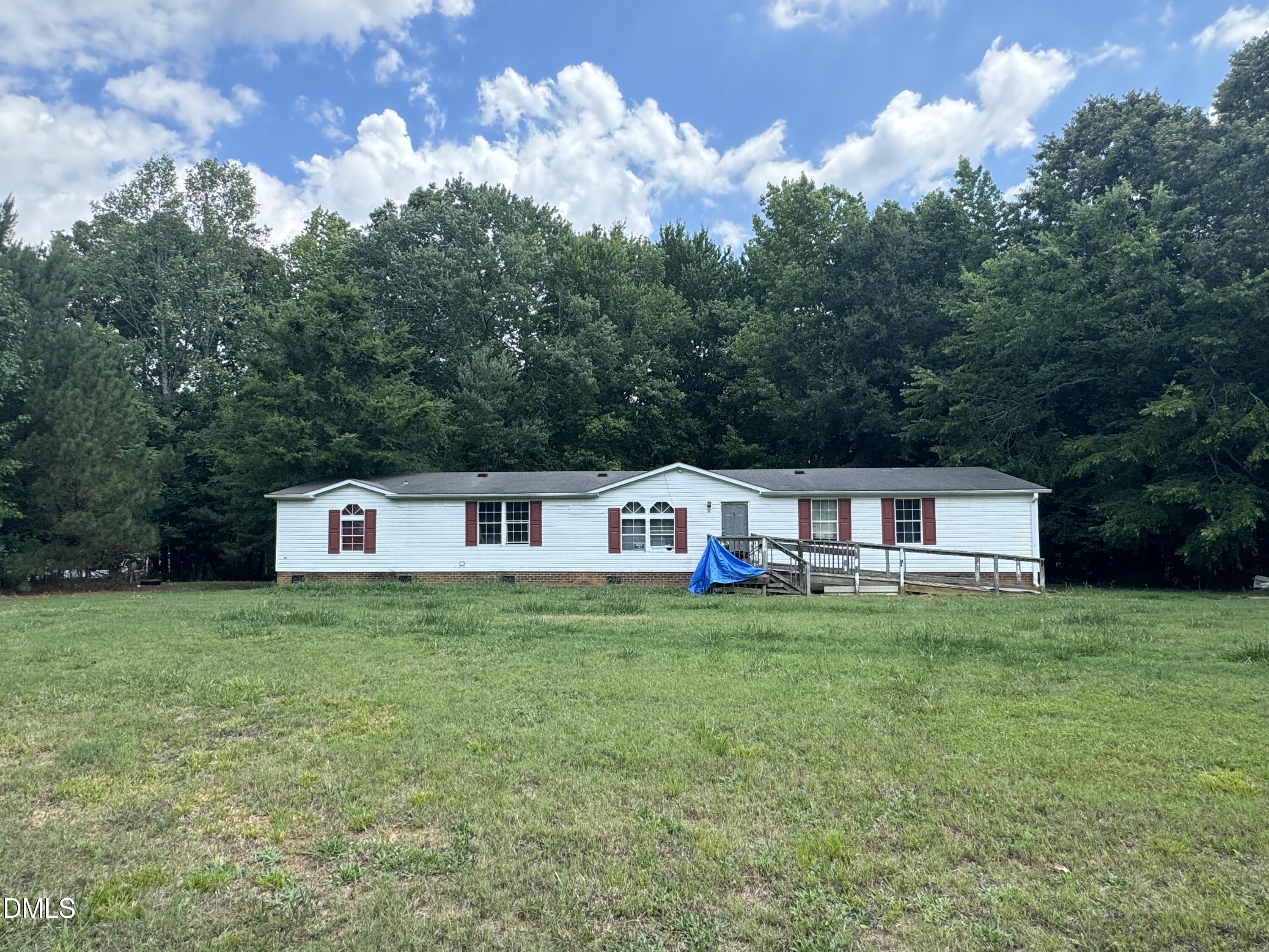 140 Smith Hill Lane Roxboro, NC 27574 - Photo 2 of 9 IMG_4297