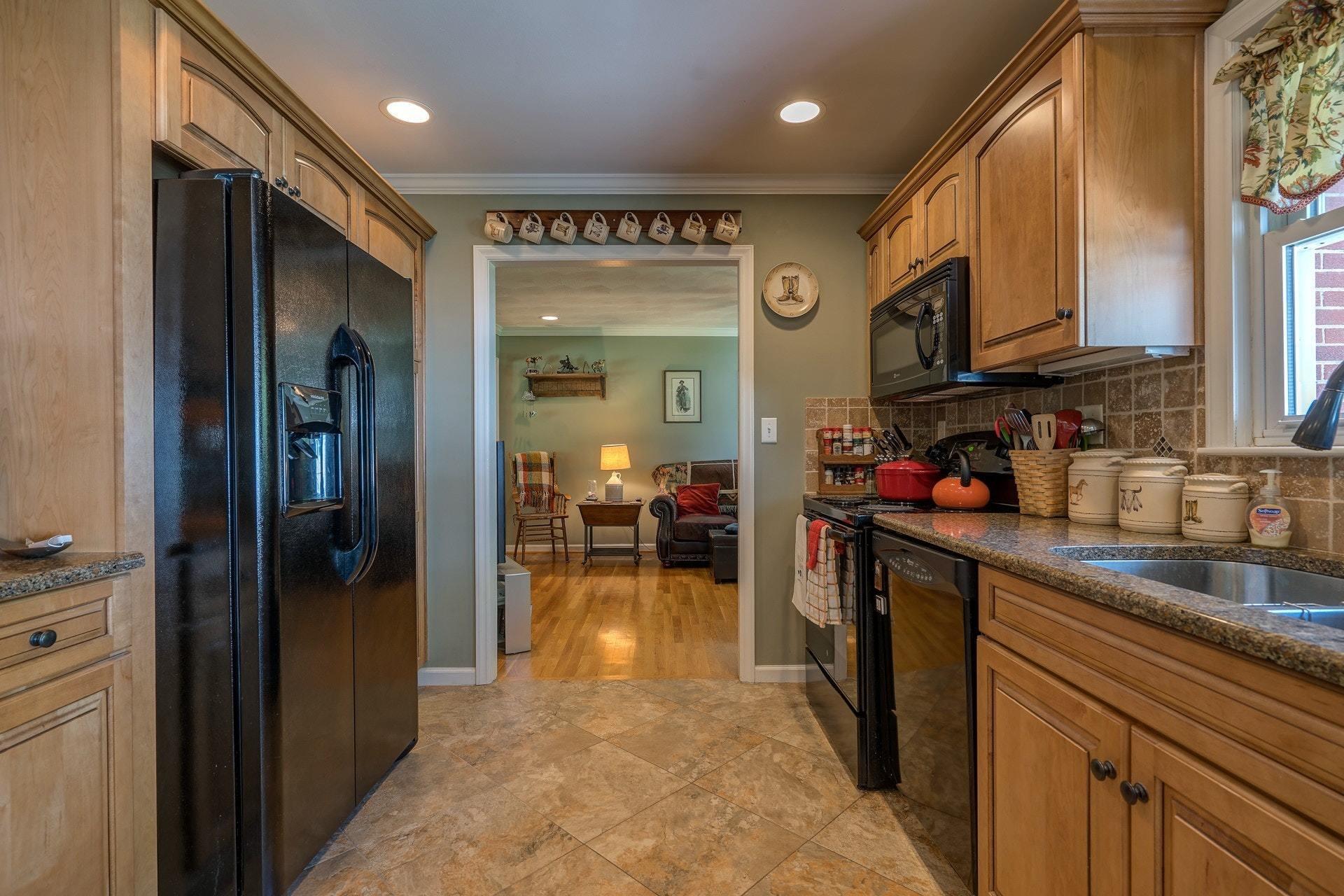 1919 Pico Road Buchanan, VA 24066 - Photo 21 of 48 16 Kitchen