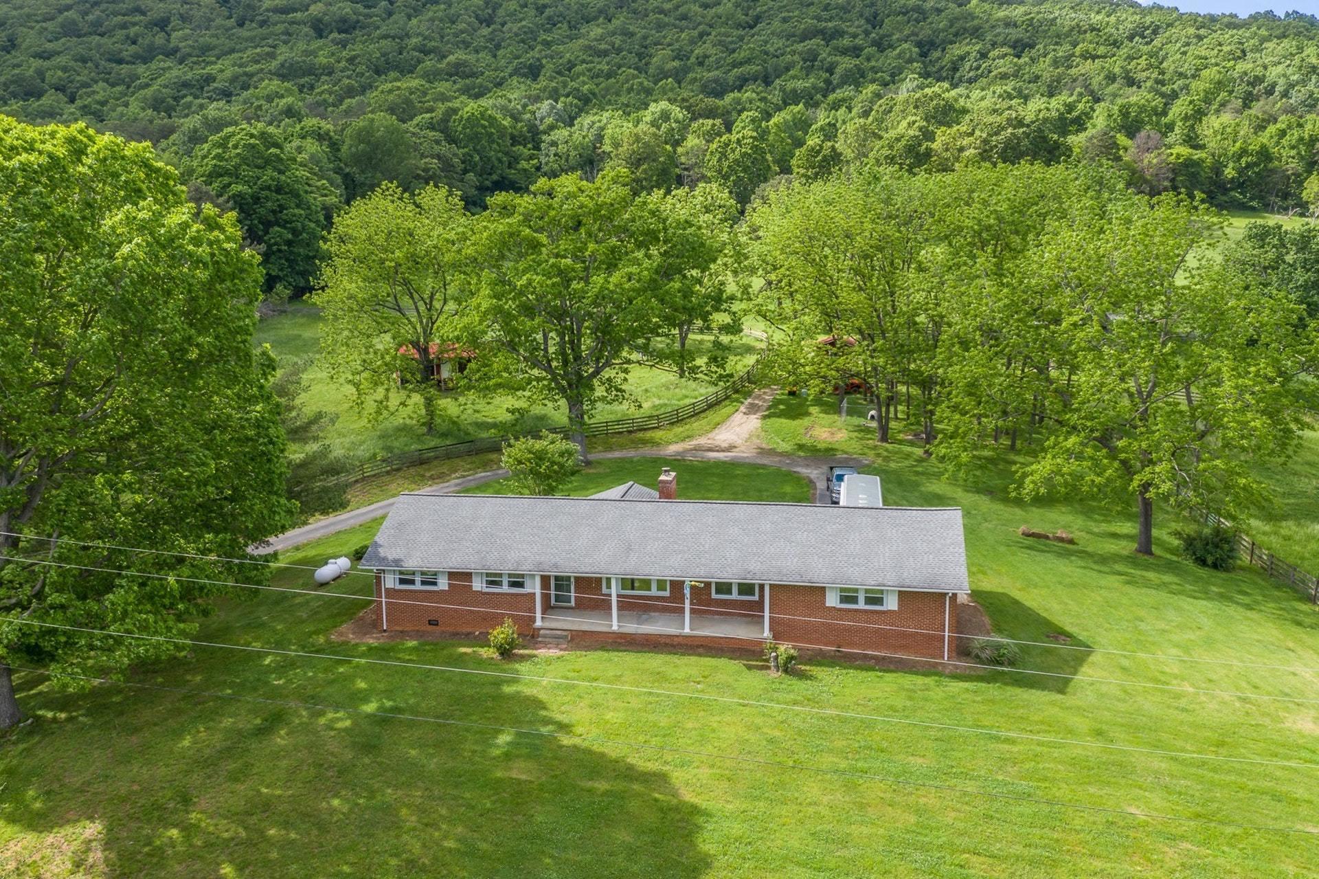 1919 Pico Road Buchanan, VA 24066 - Photo 4 of 48 046-312220-05132019-25_7721051