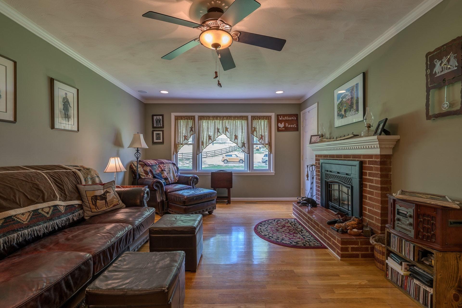 1919 Pico Road Buchanan, VA 24066 - Photo 8 of 48 5 Family Room