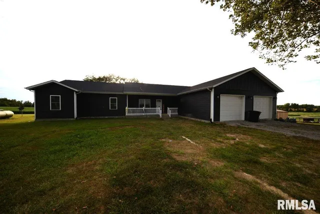$329,900 | 17359 Log Cabin Road, Ewing, IL 62836