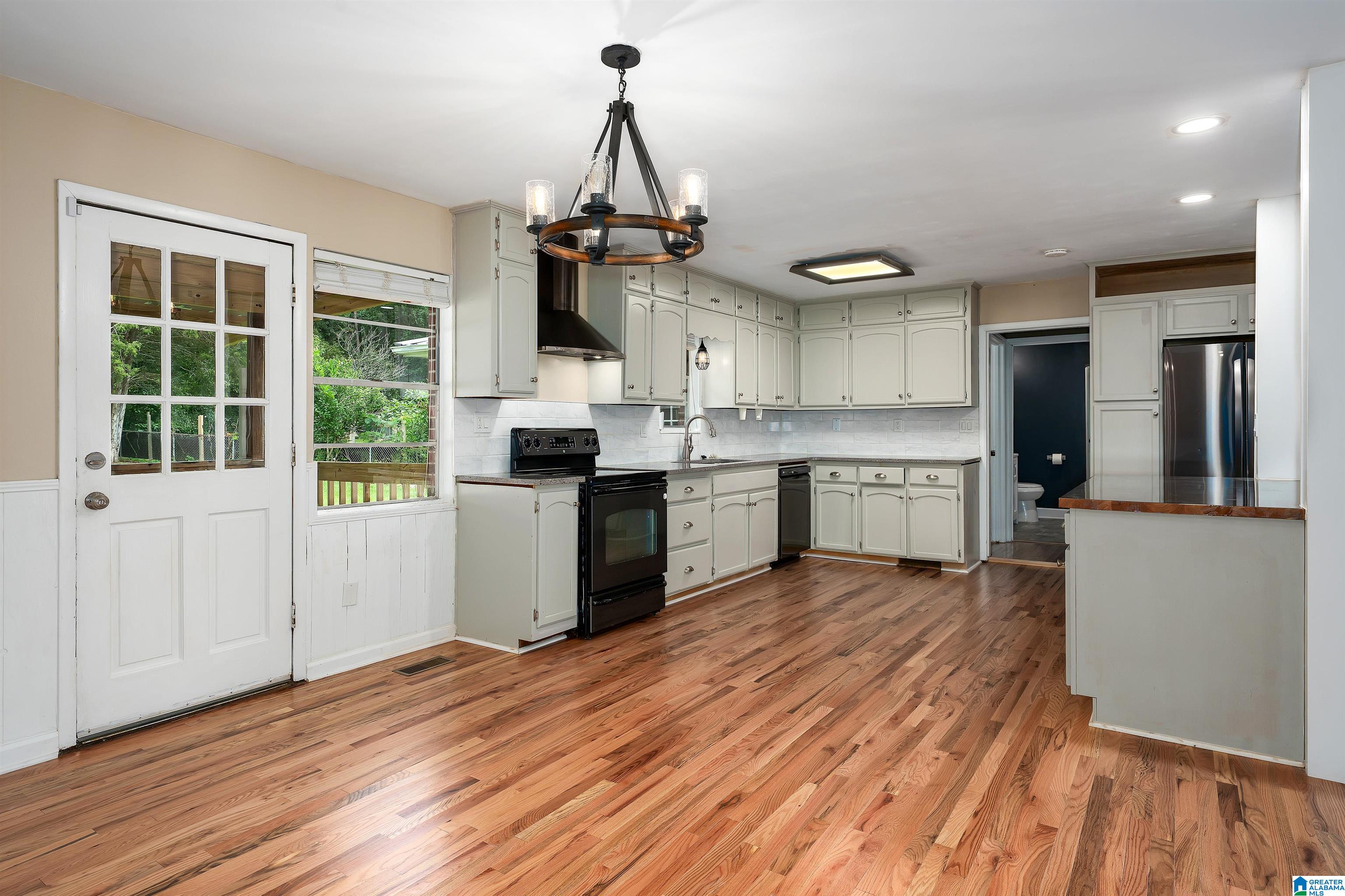 6327 Lou George Loop Bessemer, AL 35022 - Photo 10 of 28