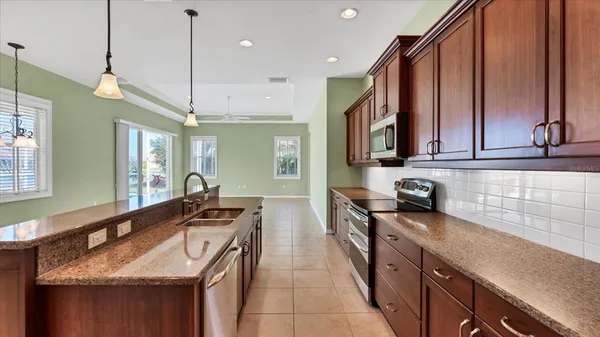 $649,500 | 6207 46th Court East, Bradenton, FL 34203