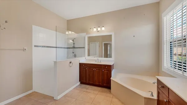 $649,500 | 6207 46th Court East, Bradenton, FL 34203