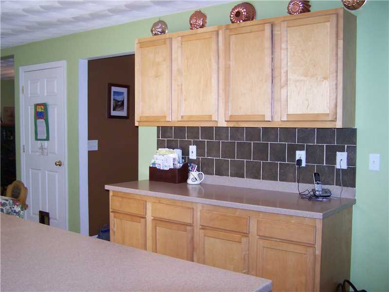 137 Dye Hill Road Hopkinton, RI 02832 - Photo 5 of 18 Kitchen.