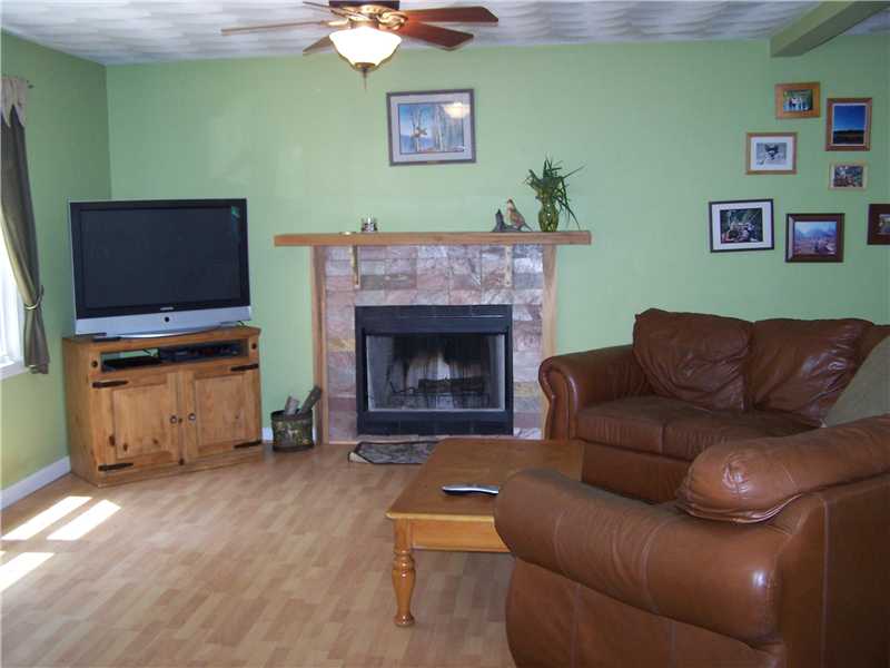 137 Dye Hill Road Hopkinton, RI 02832 - Photo 6 of 18 Den/Family/Great Room.