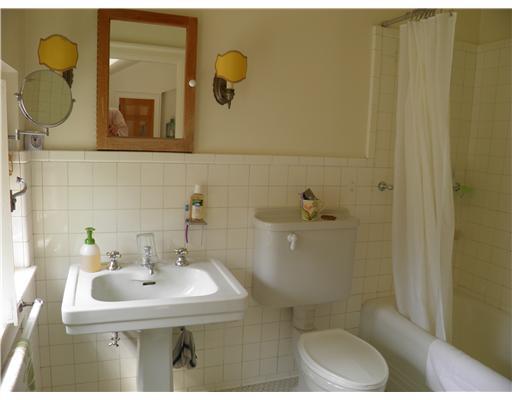 614 Poia Road Edgeworth, PA 15143 - Photo 12 of 18 Master Bath/Spa.