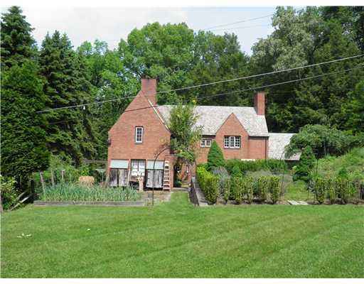 614 Poia Road Edgeworth, PA 15143 - Photo 18 of 18 Yard/Garden.